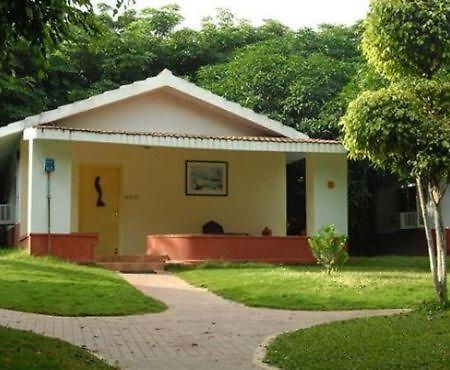 Pragati Resorts Kundakal Luaran gambar