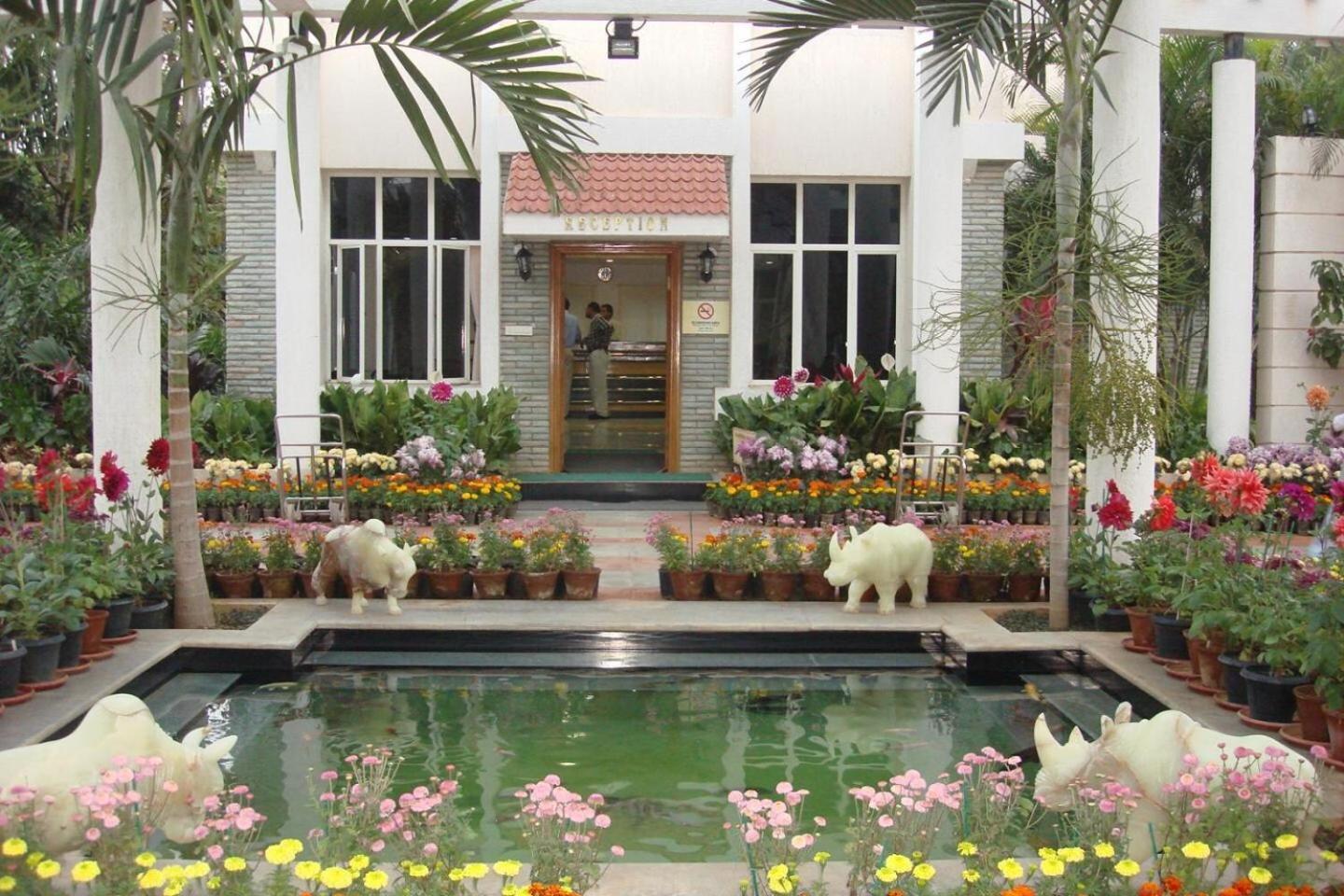 Pragati Resorts Kundakal Luaran gambar
